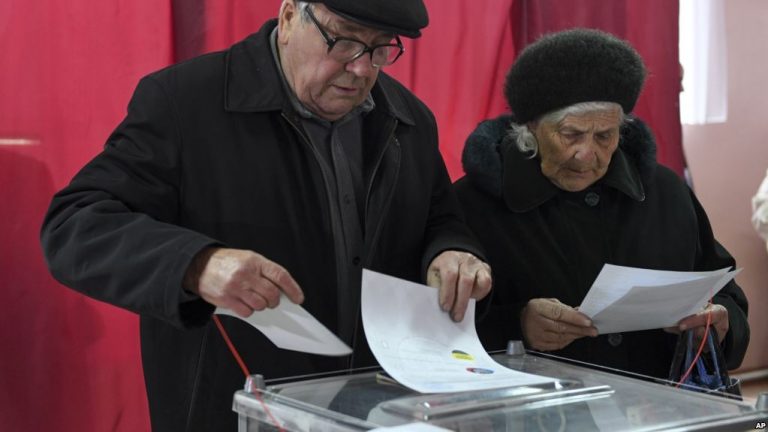 Έλληνες παρατηρητές στις εκλογές του Ντονιέτσκ και του Λουγκάνσκ