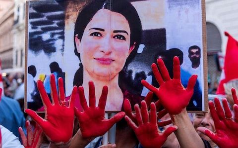 Οργή των Κούρδων για το φόνο της πολιτικού Εβρίν Χαλάφ: Ύστατη απόδειξη της προδοσίας ΗΠΑ