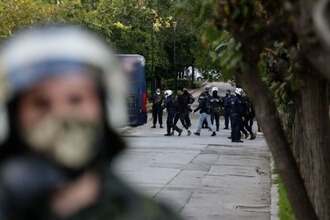 Ελλάδα: Οι αρχές κάνουν κατάχρηση εξουσίας για να καταπατήσουν το δικαίωμα στη διαμαρτυρία