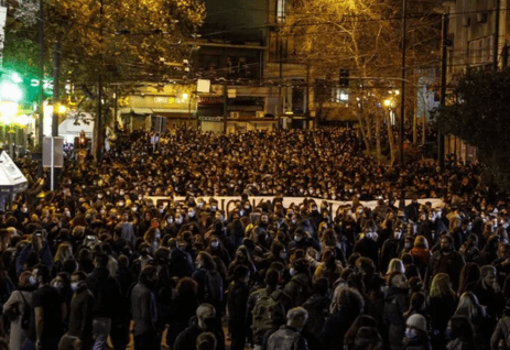 Χιλιάδες ξανά στους δρόμους για αλληλεγγύη στον απεργό πείνας Δήμητρη Κουφοντίνα
