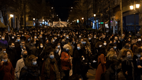 Πολύ μαζικές διαδηλώσεις σε Αθήνα και Θεσσαλονίκη