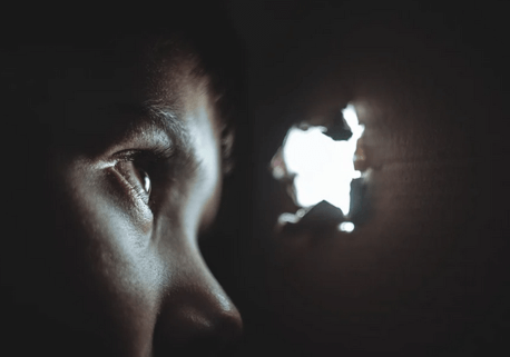 Με εντολή Μητσοτάκη η αστυνομία τώρα αναλαμβάνει και την παιδική προστασία