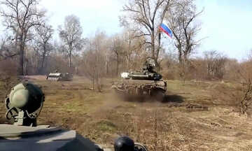 Ρωσικό άρμα μάχης σε ενέδρα εξαϋλώνει 10 Ουκρανούς Αζοφίτες -Μυστικό βιοεργαστήριο στην Μαριούπολη