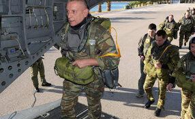 Νέα φρουρά με παλιούς δεσμούς στο Πεντάγωνο