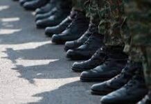 Μαζέψτε τους απόστρατους…