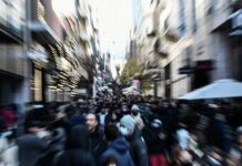 Συναγερμός για το δημογραφικό: Πώς φτάσαμε από τις 148.000 γεννήσεις το 1980, στις 67.000