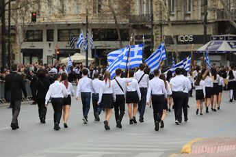 Συνομοσπονδία ΑΜΕΑ: Αποκλείστηκε από σημαιοφόρος μαθητής με αυτισμό
