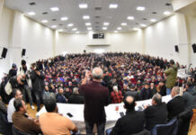 Παραμένουν στα μπλόκα οι αγρότες-Όχι στο ραντεβού της Δευτέρας με Μητοστάκη